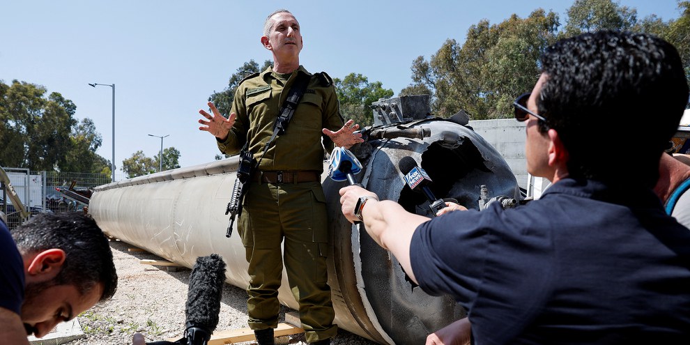 Der israelische Militärsprecher, Flottenadmiral Daniel Hagari, ist mehr als nur die Stimme der israelischen Armee. © Amir Cohen / REUTERS