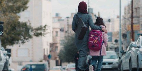 Nach dem Tod ihres Mannes kämpft Nawal dafür, ihre Tochter und ihre Wohnung behalten zu können. © trigon