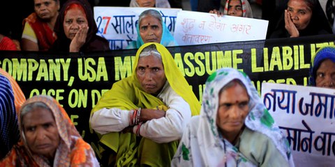 Die Wut ist gross: Überlebende demonstrierten auch am 27. Jahrestag der Katastrophe in Bhopal gegen das Unternehmen Dow Chemicals. © Rafiq Maqbool / AP / Keystone
