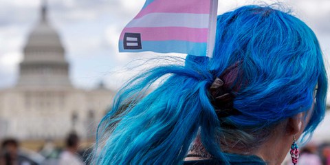 Präsident Trump führt einen regelrechten Kampf gegen trans Personen in den USA – doch diese setzen sich zur Wehr. © Jacquelyn Martin / AP Photo