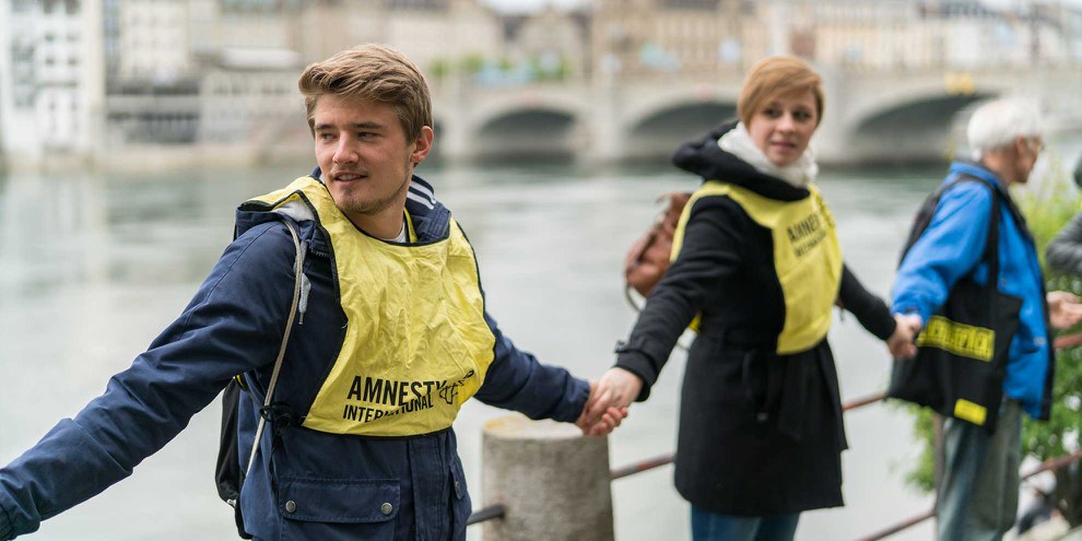 Menschenkette entlang des Rheins. © Mario Heller