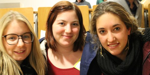 Olivia, Daphne und Sarah am «Jugend@Amnesty» in Passau (Deutschland)