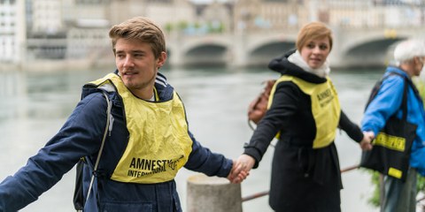 Menschenkette entlang des Rheins.  © Mario Heller