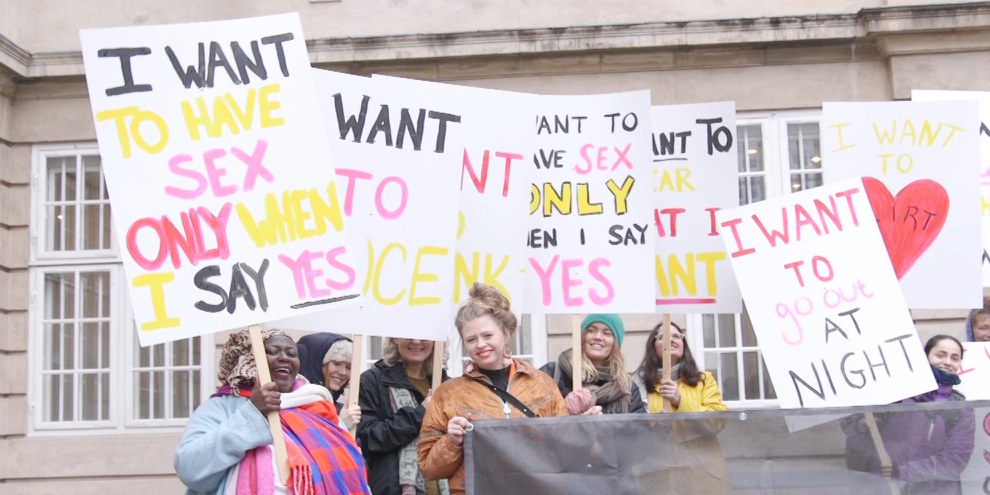 Que ce soit en Suisse ou ailleurs dans le monde (comme ici au Danemark), les violences sexuelles à l'encontre des femmes et des filles perdurent. © Ai
