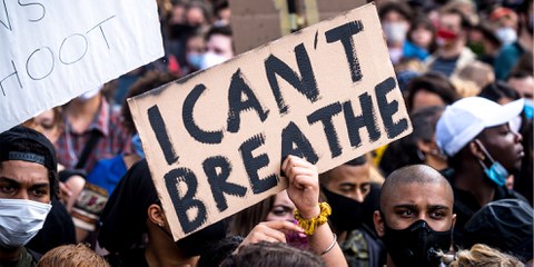 Environ 50 000 personnes ont participé à une manifestation contre le racisme à Vienne le 4 juin 2020. ©  	Christopher Glanzl / Amnesty International Austria
