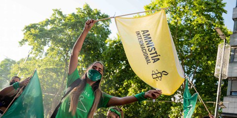 Action des membres et sympathisant·e·s d'Amnesty International Argentine pour exiger le droit à l'avortement, à Buenos Aires, en décembre 2020. © Tomás Ramírez Labrousse/Amnesty International