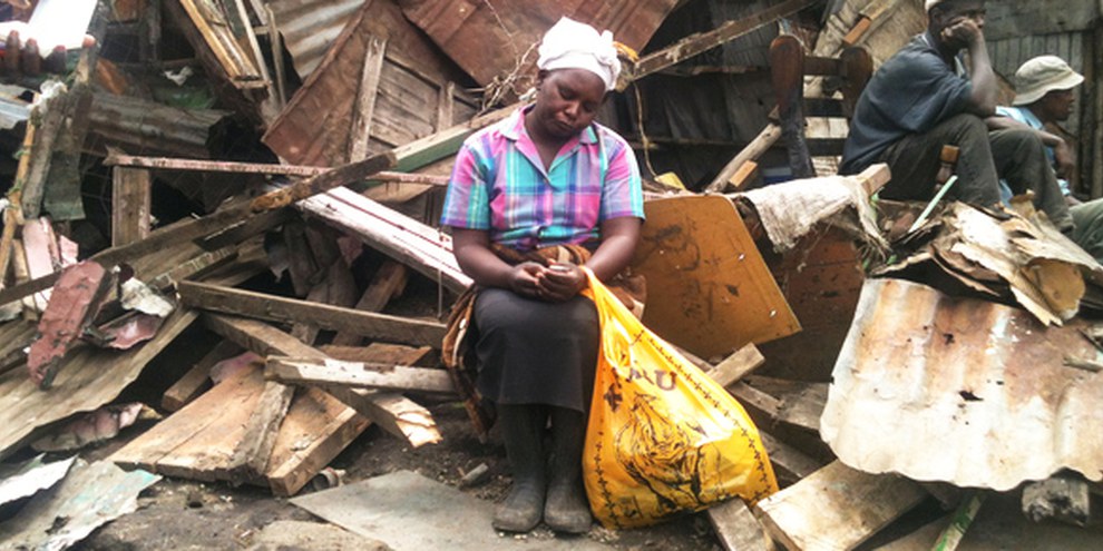 À Nairobi, 400 familles ont été expulsées en mai 2013 à l'aide de munitions et de gaz lacrymogènes. © AI