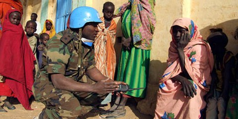 Un soldat africain en mission au Soudan, 2006. © UN Photo/Shereen Zorba 