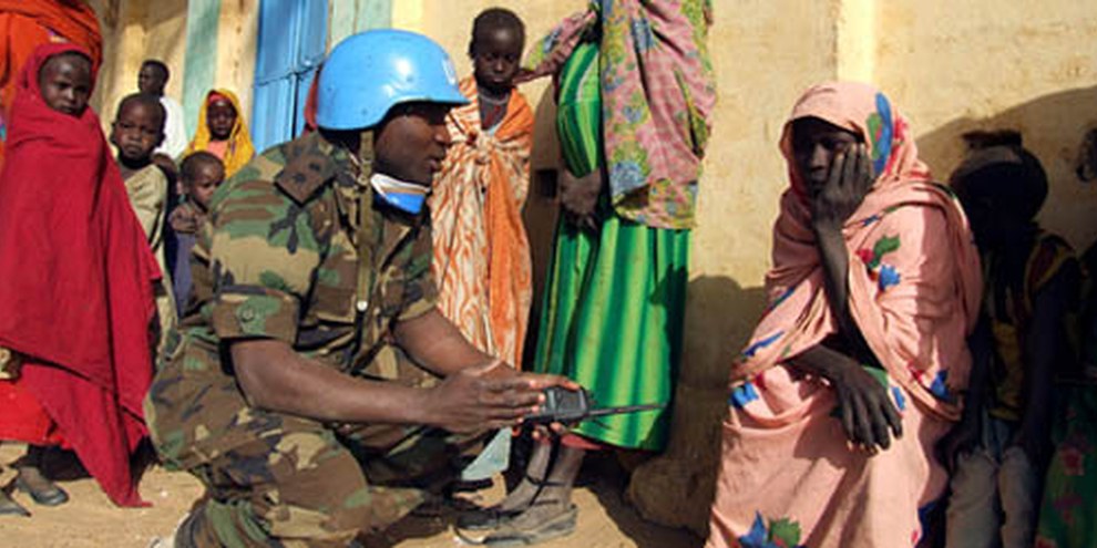 Un soldat africain en mission au Soudan, 2006. © UN Photo/Shereen Zorba 