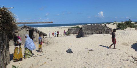 Le village côtier de Nagonha risque d’être englouti par l’océan Indien. En cause, les activités minières d'une entreprise chinoise. © Amnesty International