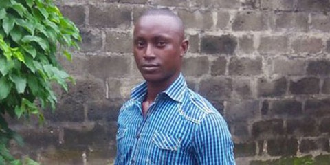 Le jeune Nigérian, condamné à mort pour le vol de téléphones portables a été gracié au terme d'une intensive campagne menée par les militants d'Amnesty International. © HURSDEF 