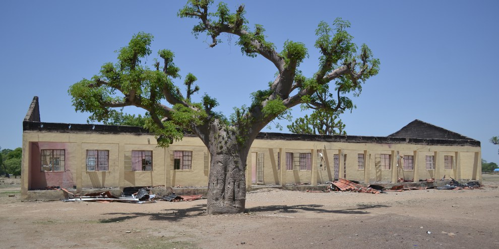 L'école de Chibok dans laquelle 276 lycéennes ont été enlevées en avril 2014 est resté fermée, comme beaucoup d'autres dans le pays. © DR