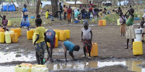 L'accès à l'eau est un problème majeur pour des milliers de réfugiés sud-soudanais accueillis par l'Ouganda. © Amnesty International
