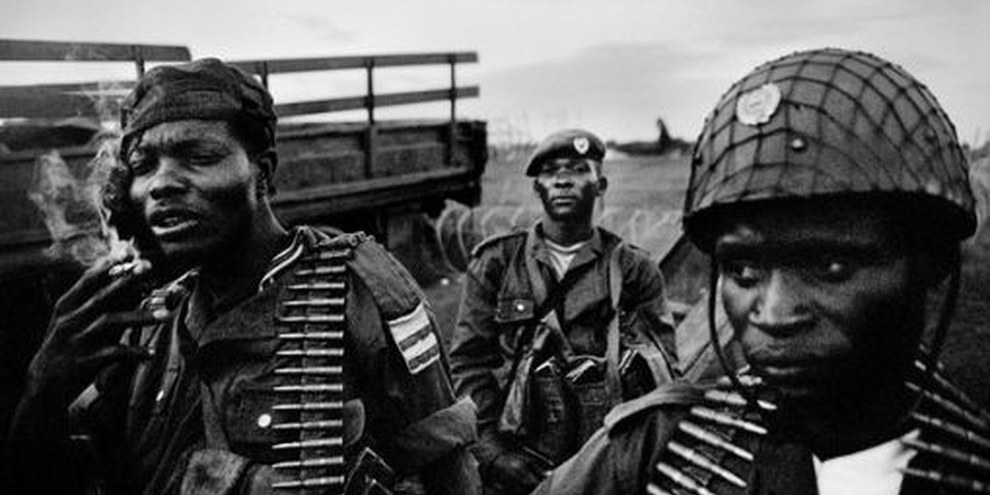 Des membres de l'armée congolaise dans la région de l'Ituri. Les forces armées ont aussi commis de graves violations des droits humains. © Cédric Gerbehaye / Agence VU  