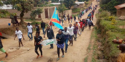 Des troubles ont éclaté dans l’Est du pays avant les élections du 30 décembre 2018 lorsque le gouvernement a annoncé que les élections seraient reportées au mois de mars dans les trois régions considérées comme le fief de l’opposition. Bien que les élections n’aient pas eu lieu dans 4 régions et malgré que de nombreuses irrégularités aient été constatées, la commission électorale a déclaré Felix Tshisekedi vainqueur de l’élection présidentielle.