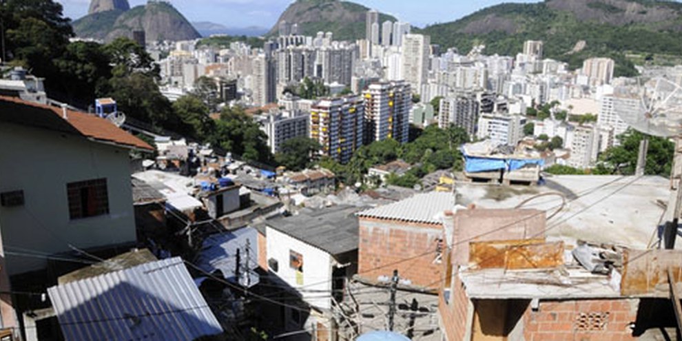 Plus de 130 000 personnes vivent dans la zone de Maré, à Rio. © Giuseppe Bizzarri/Demotix 