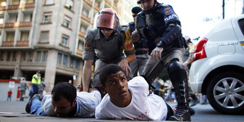A Rio, 77% des victimes de violences policières sont des jeunes hommes noirs. © MARKO DJURICA/Reuters/Corbis