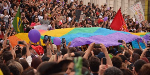 Les manifestations de masse, comme ici celle des organisations féministes, n'ont pas influencé le scrutin © shutterstock.com