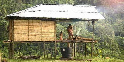 Maison indigène Embera, Communauté de Playa Alta, département du Chocó. © Jacques Merat