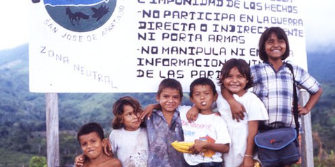 Des enfants de la communauté de Paix San José de Apartadó, en Colombie. © DR