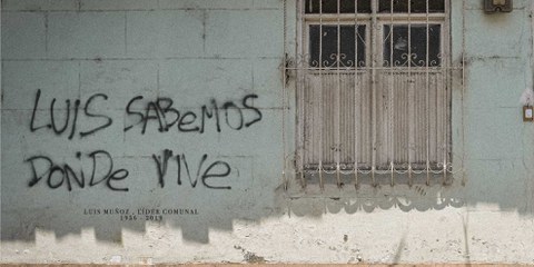 Une menace qui n'est pas gratuite: le défenseur des droits humains menacé de mort dans le graffiti a été tué par la suite. ©Amnesty International.