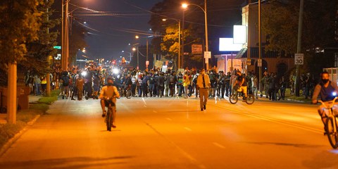 Après les tirs sur Jacob Blake à Kenosha / Wisconsin, les protestations ont repris. © Aaron of L.A. Photography / shutterstock
