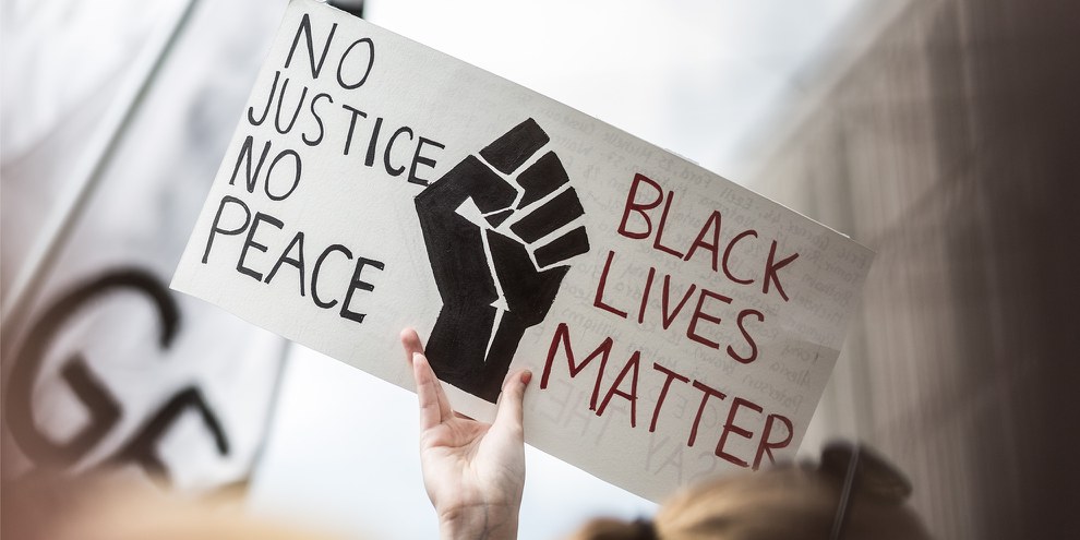 De nombreuses manifestations dans les Etats-Unis et ailleurs dans le monde ont essaimé après le meurtre de George Floyd, en mai 2020. ©Amnesty International / Jarek Godlewski
