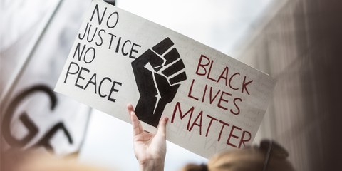 De nombreuses manifestations dans les Etats-Unis et ailleurs dans le monde ont essaimé après le meurtre de George Floyd, en mai 2020. ©Amnesty International / Jarek Godlewski