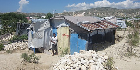 5 ans après le tremblement de terre, les autorités haïtiennes doivent faire du logement leur priorité. © Amnesty International