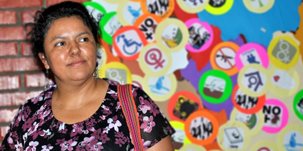 Berta Cáceres était victime depuis des années d’une campagne soutenue de harcèlement et d’intimidation visant à l’empêcher de défendre les droits de communautés autochtones © COPINH