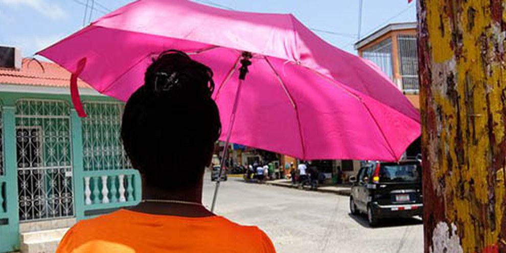De nombreuses initiatives visent à compromettre la loi contre la violence à l'égard des femmes. © AI