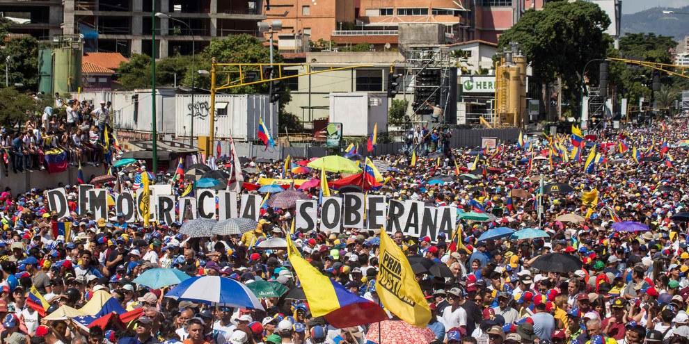 Manifestation anti Maduro à Caracas le 2 fèvrier 2019 © Ruben Alfonzo / shutterstock