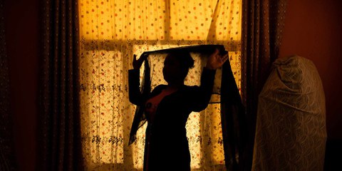 Depuis l'arrivée au pouvoir des talibans, le système d'aide aux victimes des violences est démantelé © Kiana Hayeri / Amnesty International