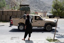 Attaques des talibans: une sanction collective et de possibles crimes de guerre