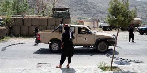 Attaques des talibans: une sanction collective et de possibles crimes de guerre