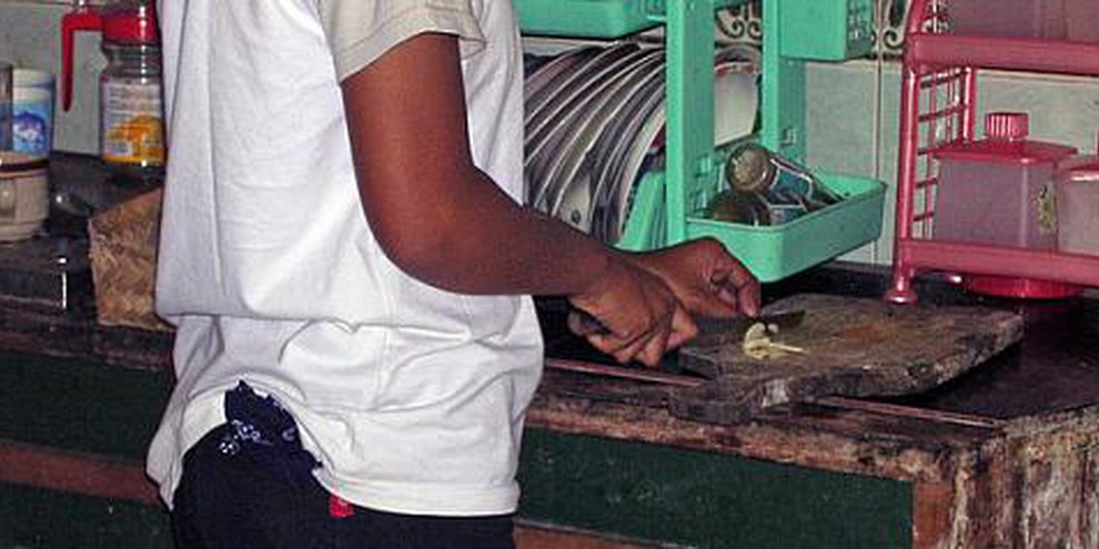 Une employée de maison en Indonésie. © AI