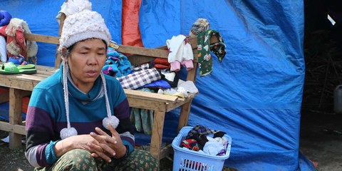 Six ans après son expulsion de son village en 2011, Labang Ja San est toujours coincée dans le camp de réfugiés de Sha It Yang IDP dans l'Etat de Kachin. © AI