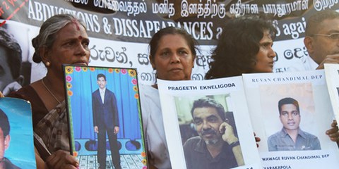 En 2012, des familles ont protesté contre les disparitions forcées à Colombo. © Vikalpasl 