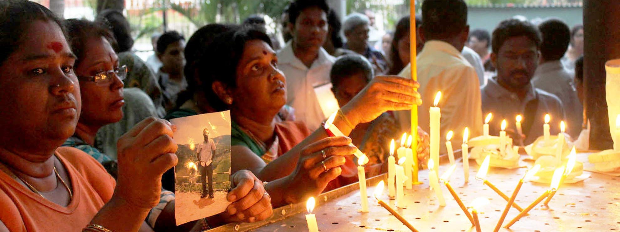 Des femmes dénoncent la disparition de leurs proches à Colombo, le 12 janvier 2012. © Vikalpasl / Creative Commons