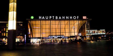 Le 31 décembre, des groupes d’hommes ont commis une série d‘agressions sexuelles devant la gare principale de Cologne.© ConstiAB / CC
