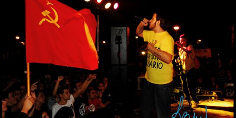Le rappeur espagnol Pablo Hasél, qui a été condamné en 2014 à deux ans d'emprisonnement pour avoir «glorifié le terrorisme» dans ses chansons sur YouTube, est actuellement poursuivi pour ses textes et ses messages sur Twitter. © DR