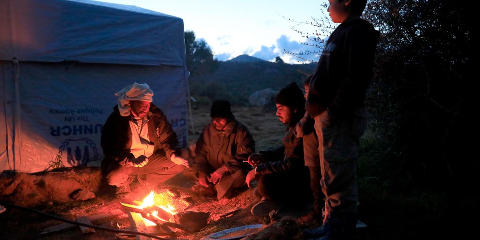 Des milliers d'hommes, femmes et enfants, la plupart ayant fui un pays en guerre, sont bloqué·e·s sur les îles grecques, comme dans le camp de Moria, à Lesbos, à cause de l'accord UE/Turquie signé il y a deux ans. © Giorgos Moutafis/Amnesty International
