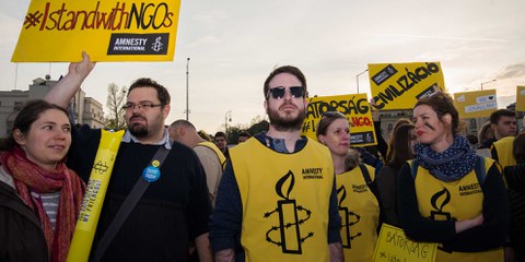 Amnesty Hongrie a aussi participé aux manifestations contre la nouvelle loi sur les ONG. © Szabolcs Csaszar