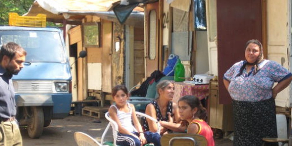 Des Roms roumains dans le camp Centocelle, à Rome. Un projet immobilier controversé a déjà conduit à l'expulsion forcée de centaines de Roms. © AI