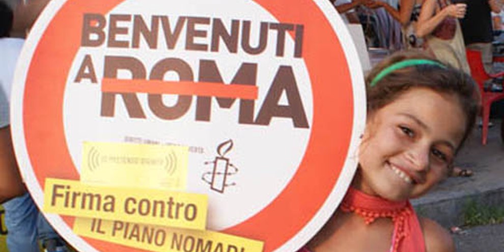 Une manifestation d'Amnesty pour les droits des Roms en Italie. © AI Italie