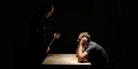 En Ouzbékistan, le recours à la torture est pour extorquer des aveux aux prisonniers est systématique. © Istock