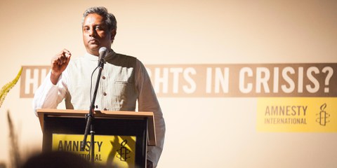 «Nos craintes concernant la sécurité de la population civile étaient bien fondées. Des milliers de civils ont été tués et blessés, notamment dans le cadre d’attaques illégales», a déclaré Salil Shetty.  © Karen Veldkamp