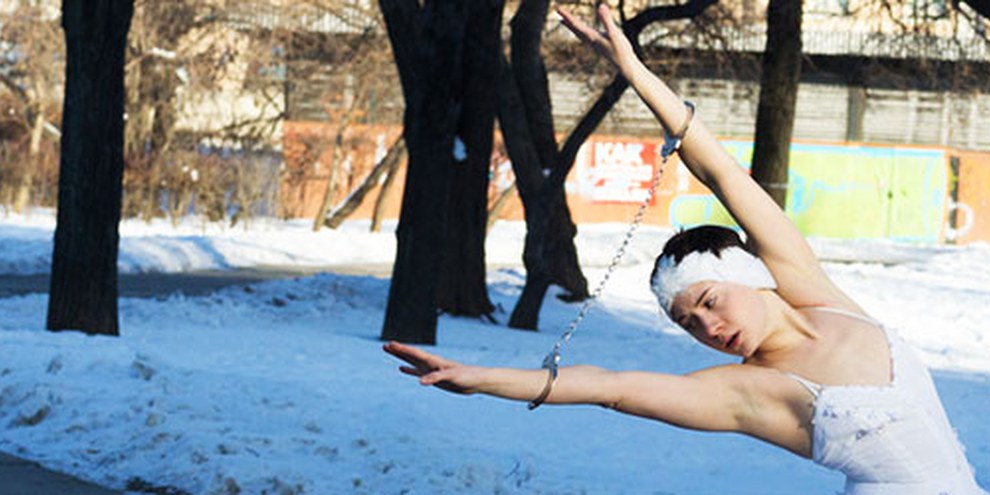 À Sotchi, une action artistique a tenté d'attirer l'attention sur les restrictions de la liberté d'expression dans le pays. © Denis Bochkarev & Genia Rakina