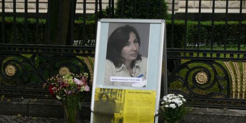 Célébration en la mémoire de Natalia Estemirova à Berlin devant l'ambassade de Russie. © Amnesty International Allemagne