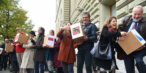 Dépôt de l'initiative à Berne le 10 octobre 2016- © Martin Bichsel